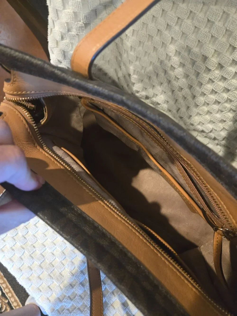 Michael Kors Darien Medium Signature Logo Tote 30S6GDKT6V